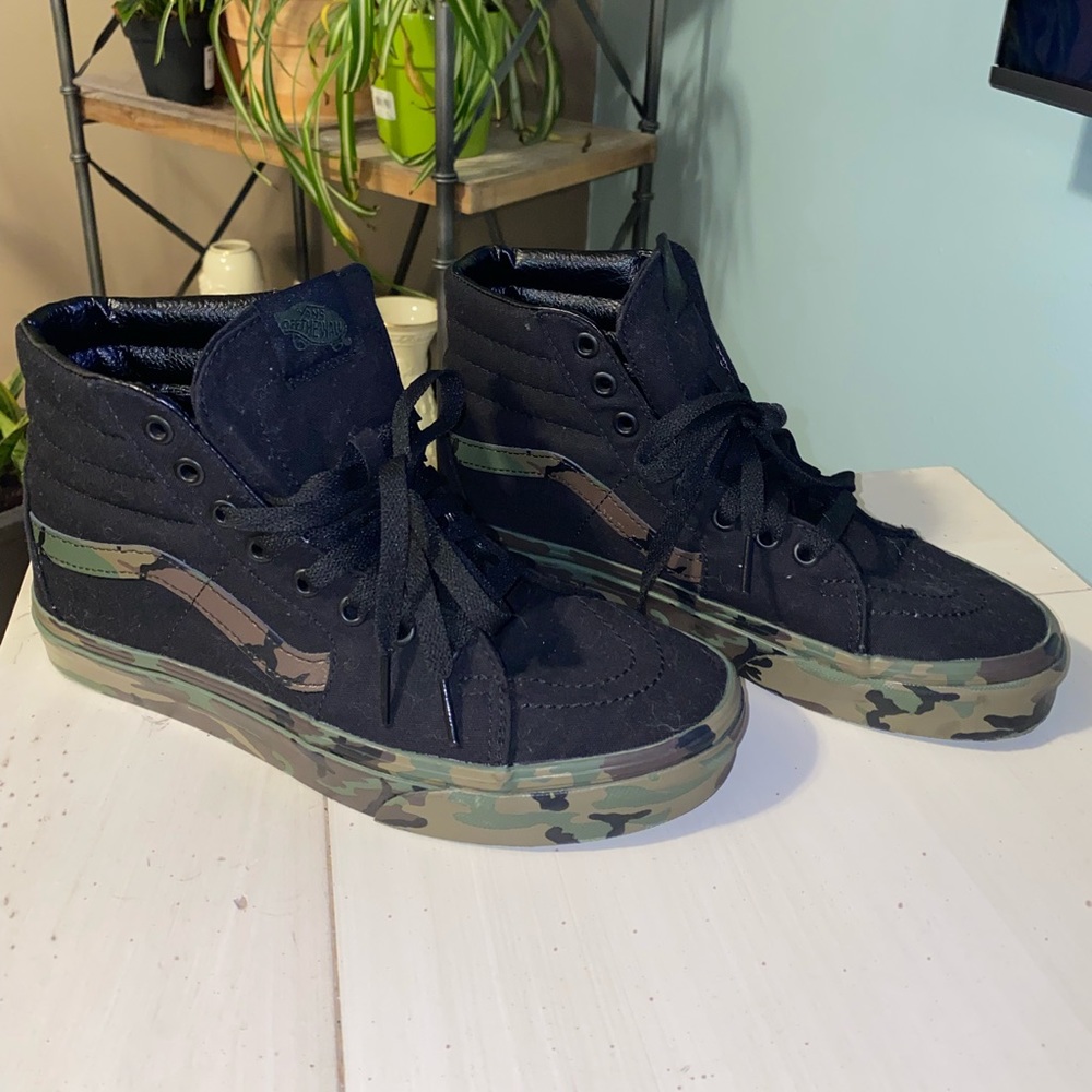 Vans Sk8 Hi Skate Shoe Camo Sole Mens 7 NWOB